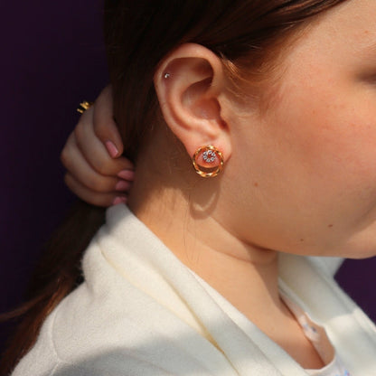 Twisted Circular Set