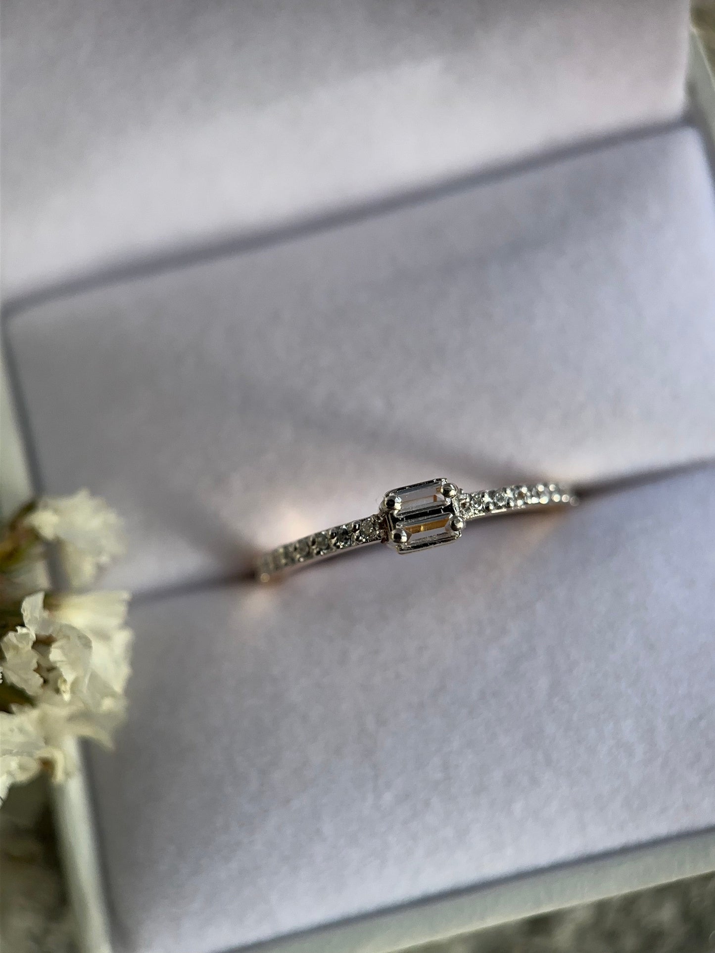 Zircon Baguette Ring